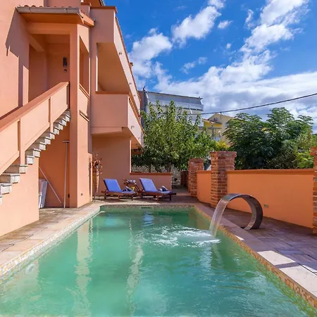 Lovely In With Swimming Pool Lejlighed Kampor