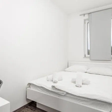 3 Bedroom Awesome In *