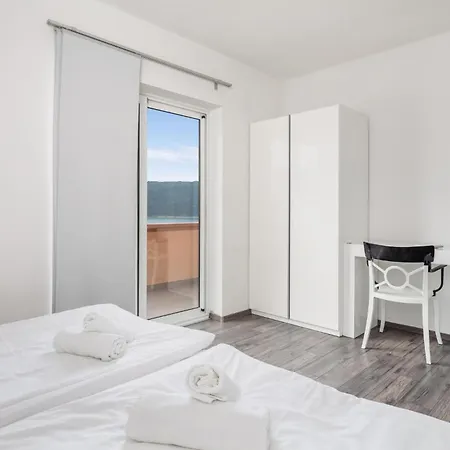 3 Bedroom Awesome In Apartman