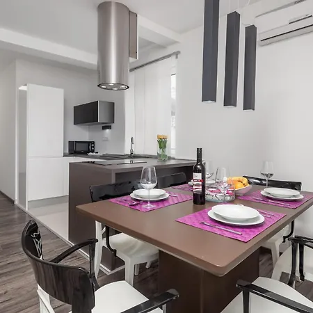 3 Bedroom Awesome In *