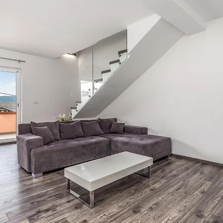 3 Bedroom Awesome In Kampor