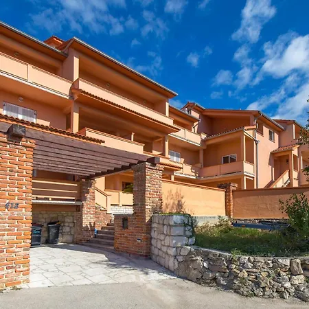 Lovely In With Swimming Pool Apartment