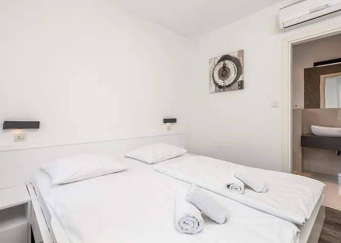 3 Bedroom Awesome In Lägenhet