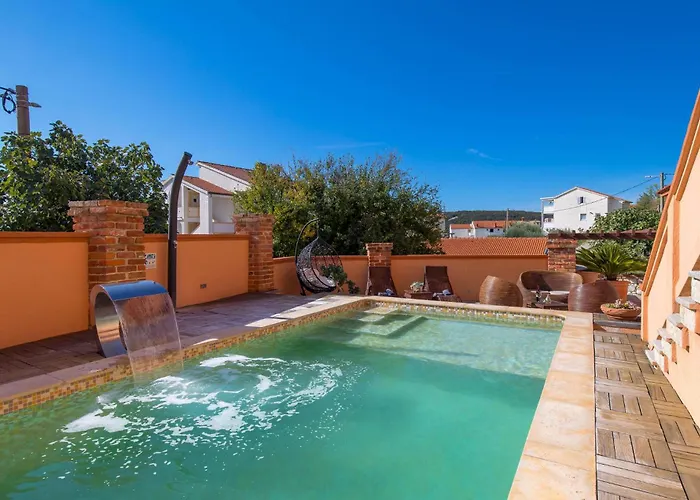 3 Bedroom Awesome In Kampor