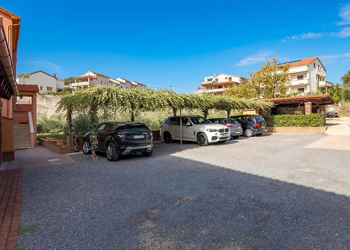 3 Bedroom Awesome In * Kampor