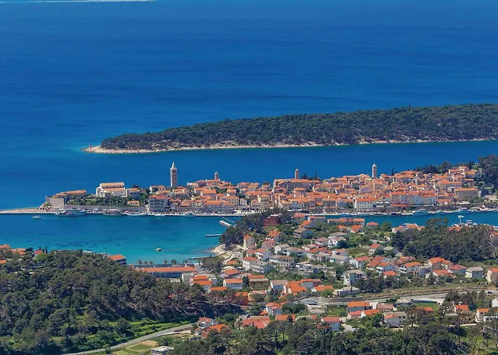 Lägenhet 3 Bedroom Awesome In *