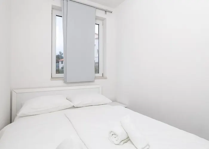 3 Bedroom Awesome In * Kampor