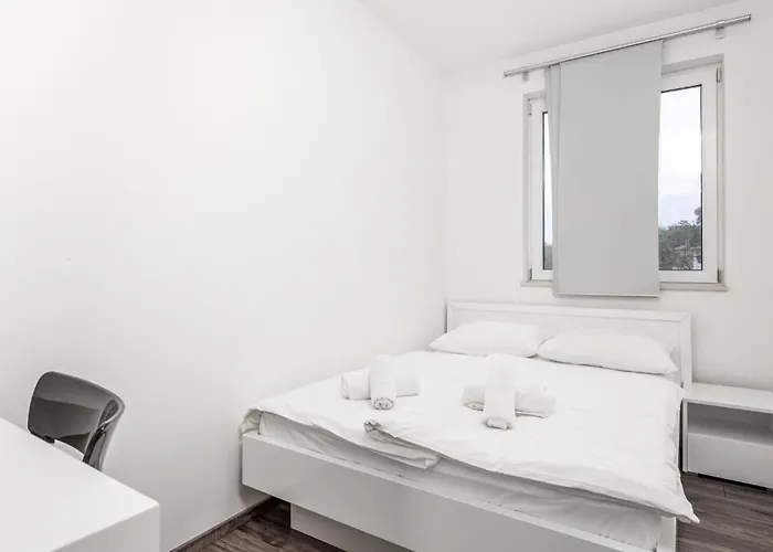 3 Bedroom Awesome In *