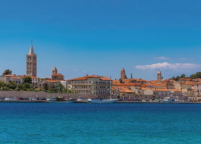 3 Bedroom Awesome In *