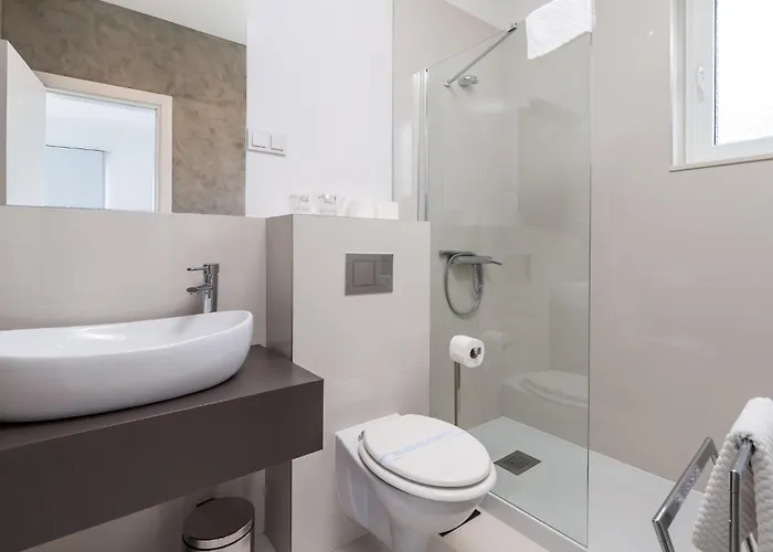 Lägenhet 3 Bedroom Awesome In