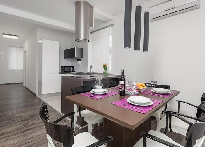 3 Bedroom Awesome In *